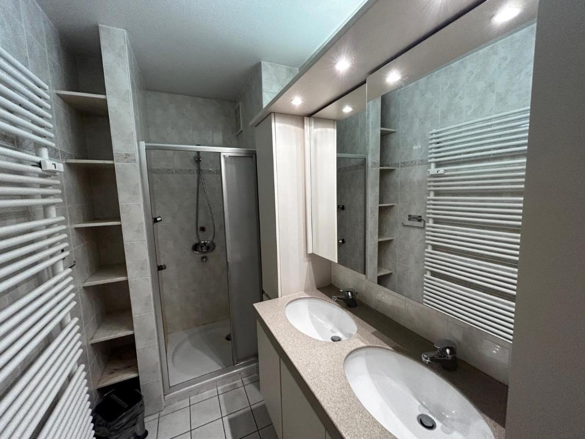 Very Spacious Family Apartment With Seaview T16 Остенде Экстерьер фото